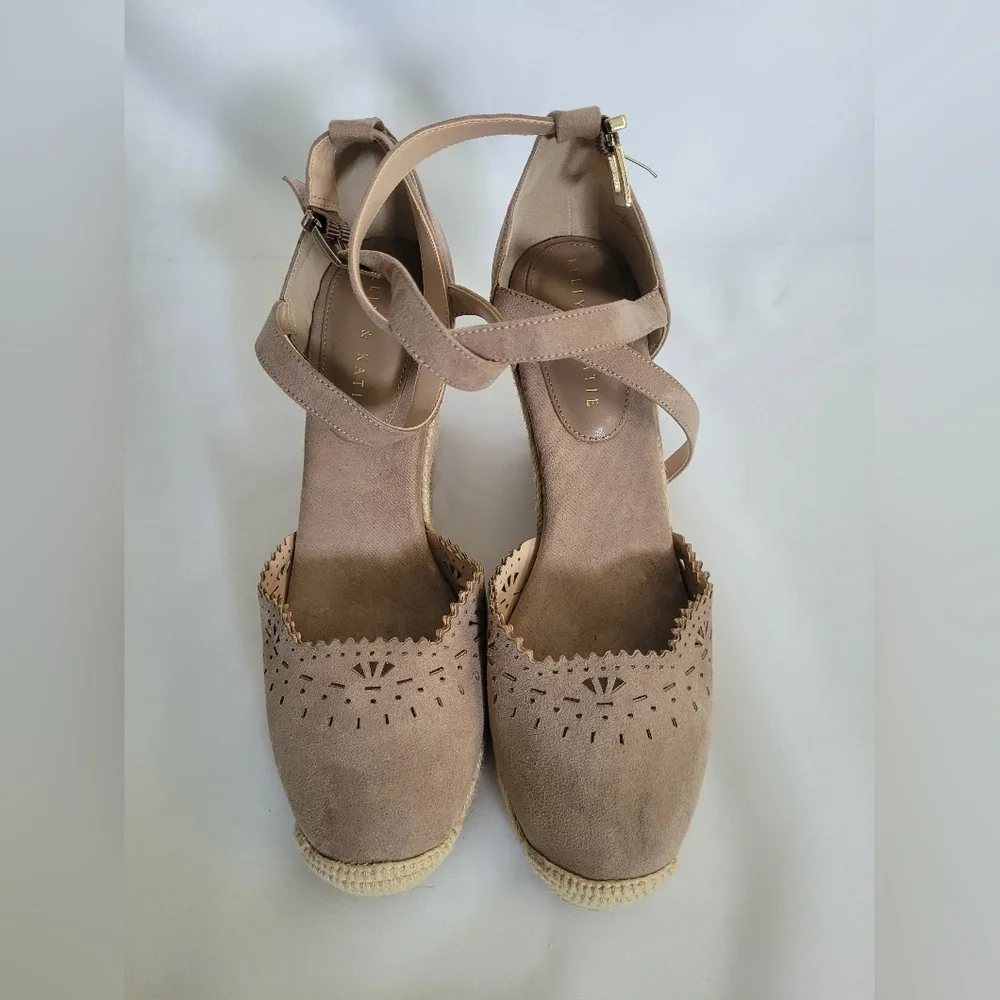 Kelly & Katie Espadrille Wedge Shoes 9.5 Cut Out Excellent Condition